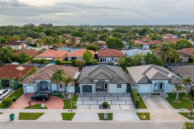 Building Photo - 18316 SW 145th Ave