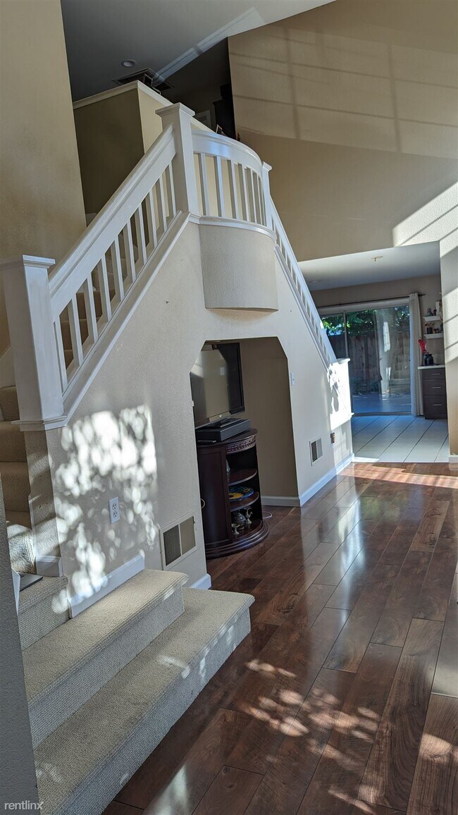 Building Photo - 3 br, 2.5 bath House - 907 Orca Terrace