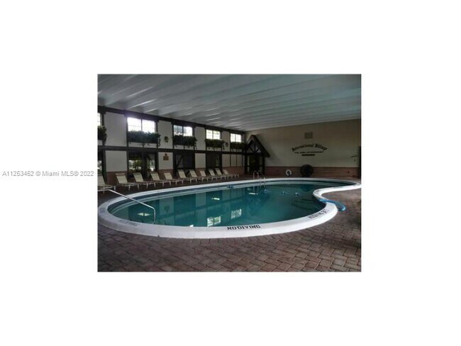 Foto del edificio - 3650 Inverrary Dr