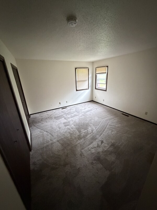 Building Photo - 512 Breezy Point Dr