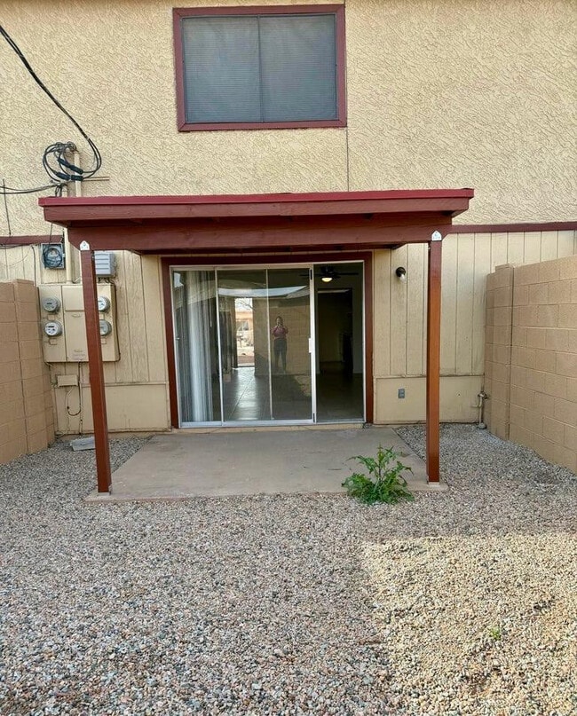 Building Photo - 1510 E 26th Ln