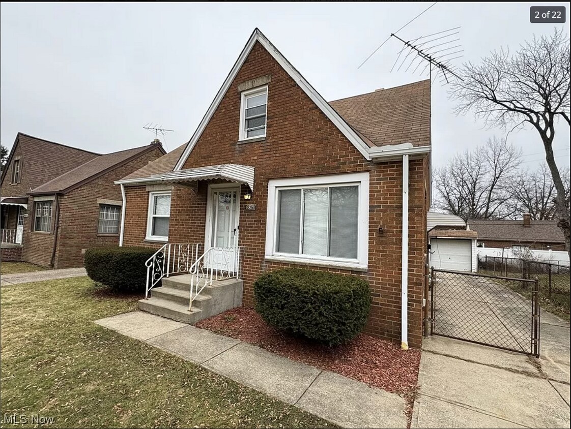 Building Photo - 4365 W 146th St