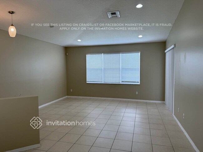 Building Photo - 8600 Lineyard Cay