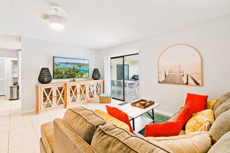 Building Photo - 9126 E Highland Pines Blvd