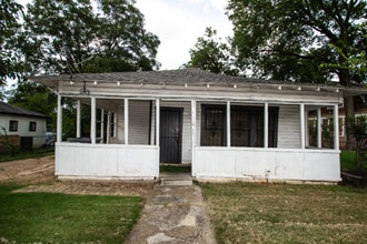Building Photo - 4306 Metropolitan Ave