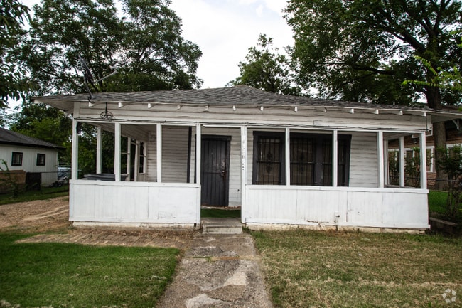 Building Photo - 4306 Metropolitan Ave
