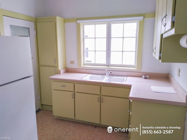 Building Photo - 2 br, 1 bath 4plex - 430 41st st