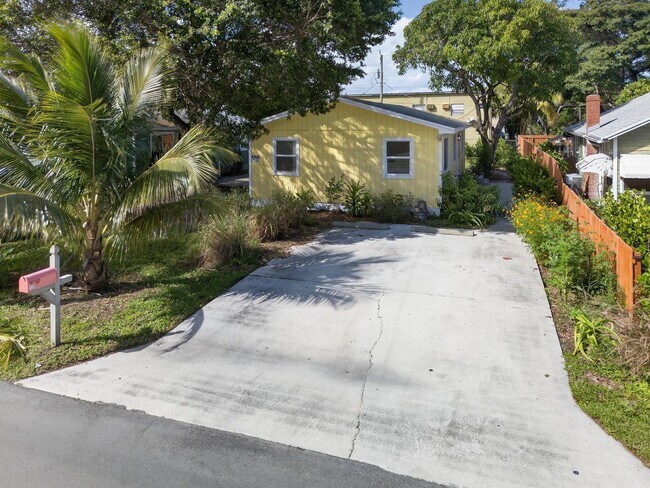 Foto del edificio - 117 NE 8th St