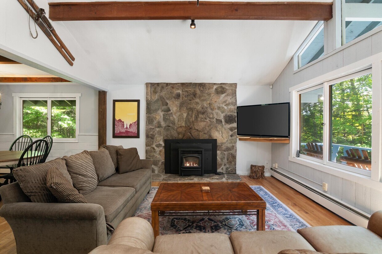 Primary Photo - 35 Strattonwald Rd