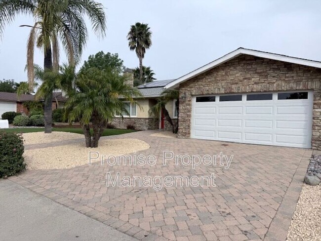 Building Photo - 1320 La Miranda Ave