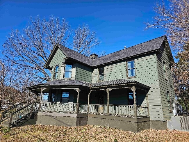 Building Photo - 329 W Market St