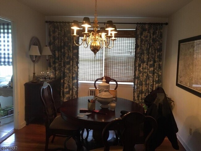 Foto del edificio - 412 Morris Ave