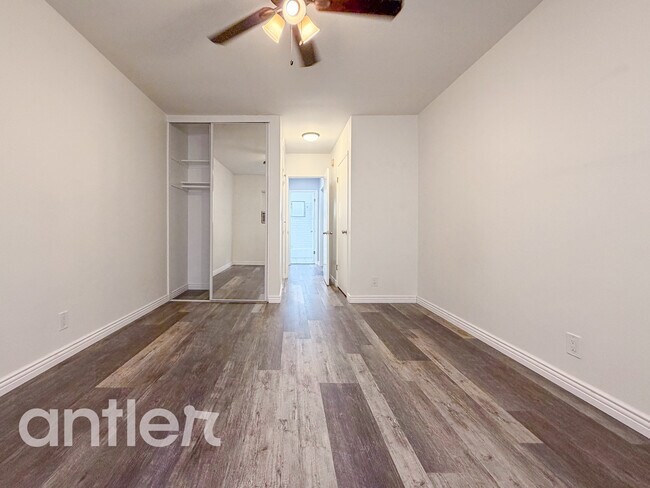 Foto del edificio - 14270 Dickens St