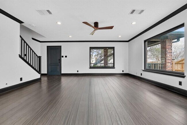 Foto del edificio - 8409 Nairn Dr
