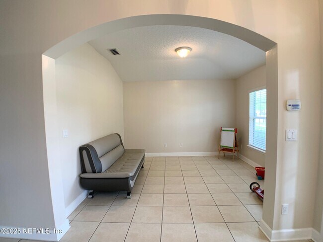 Building Photo - 6596 Chester Park Dr