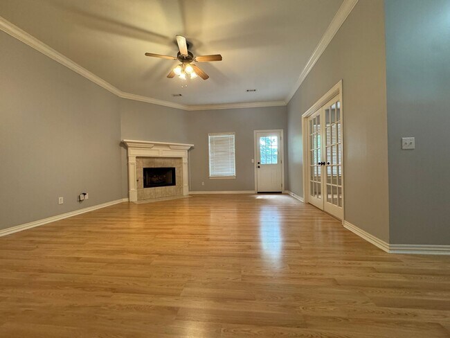 Foto del edificio - ***4905 Hawthorne Way***