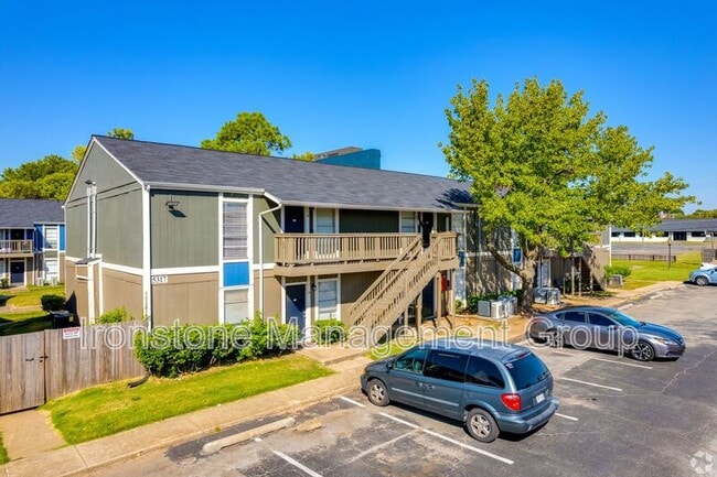 Building Photo - 5309 E 47th Pl