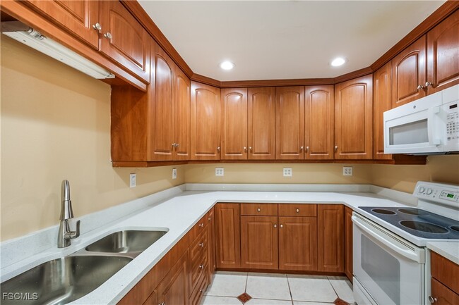Building Photo - 16295 Mintra Ct