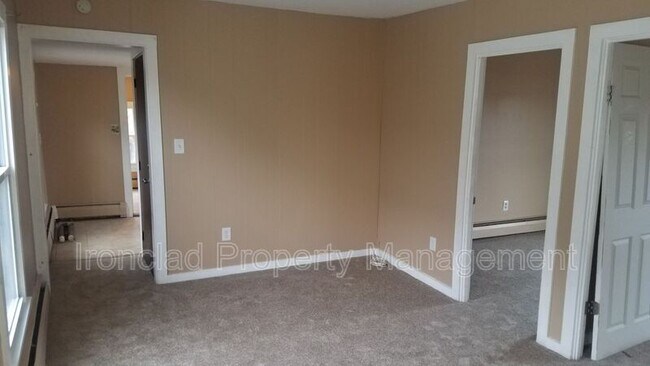 Foto del edificio - 108 Main Street Extension