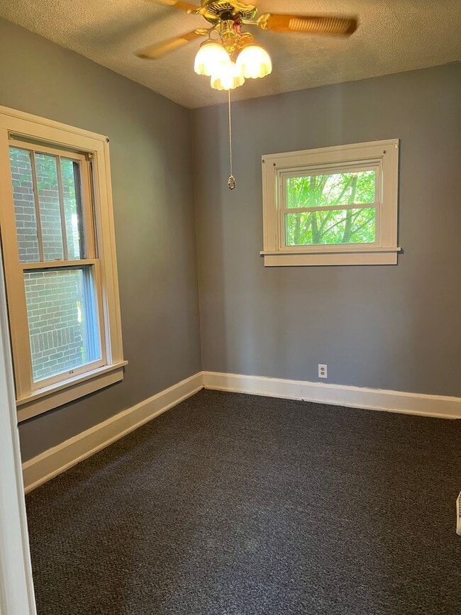 Building Photo - Coming soon- Cute 2 bedroom Cape Cod with ...
