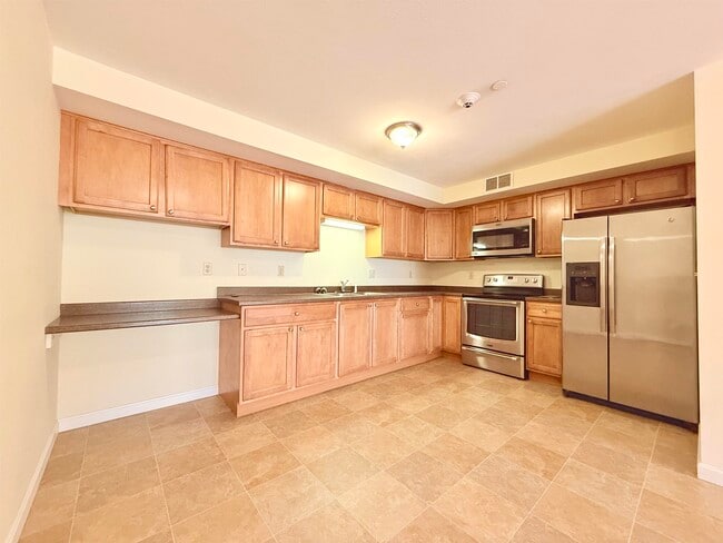 Building Photo - 80 Main St