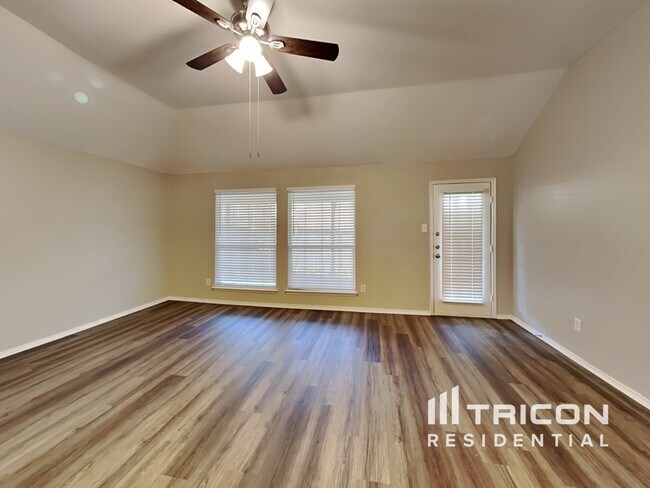 Foto del edificio - 834 San Jacinto Dr