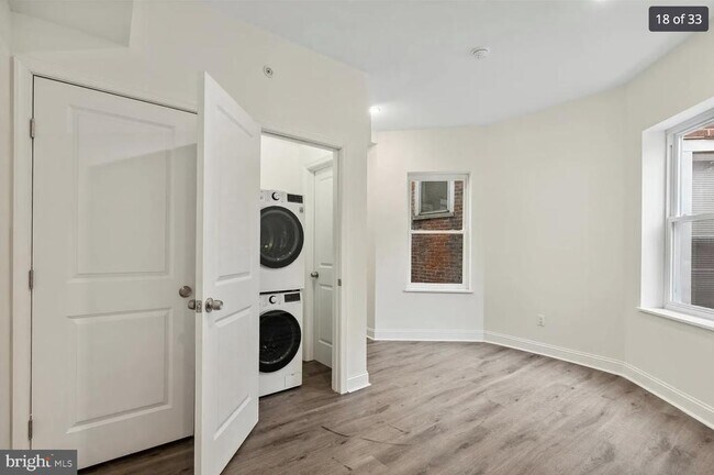 Foto del edificio - 320 N 62nd St