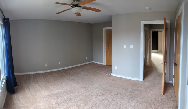 Building Photo - 1013 Linden Ave
