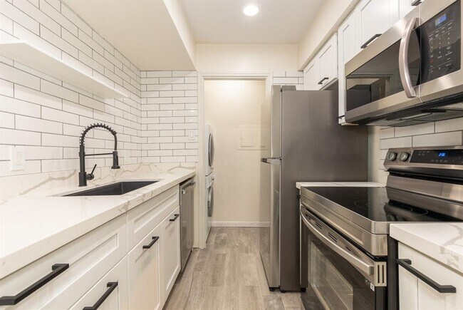 Foto del edificio - 14600 Fonmeadow Dr