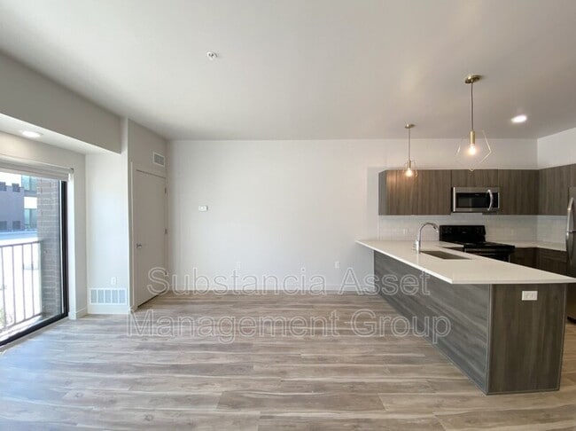 Foto del edificio - 1677 Midtown Pl