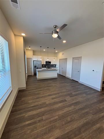 Building Photo - 2036 Oak Grove Ln