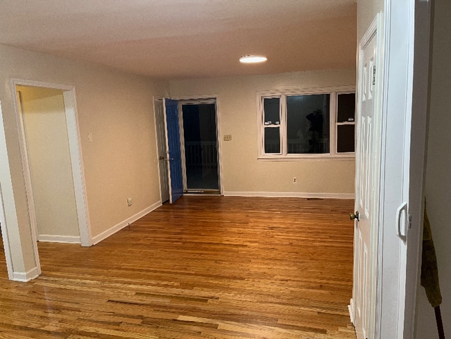 Foto del edificio - 4217 Colebrook Rd