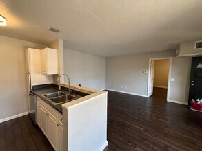 Building Photo - 13238 Wimberly Square