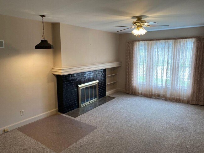 Foto del edificio - Triplex West 2nd & M