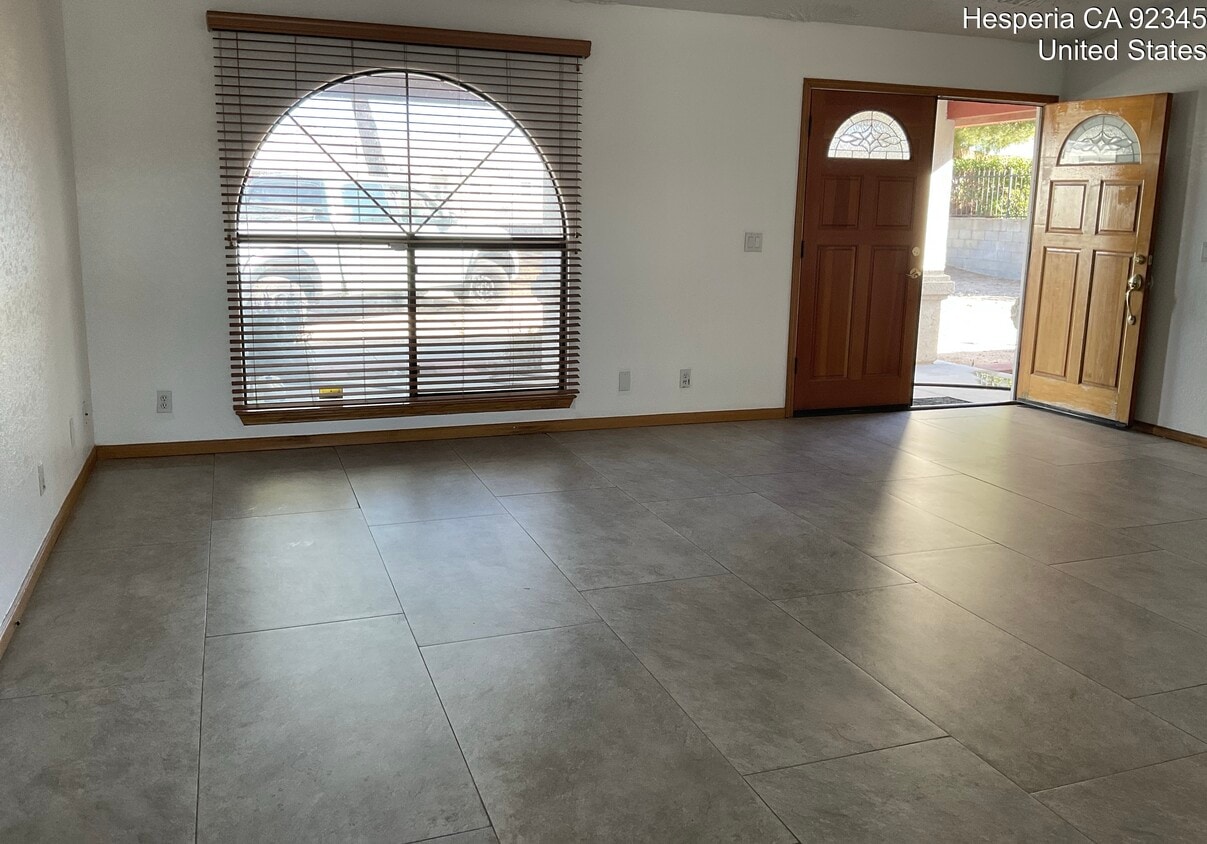 Foto principal - 17780 Hinton St