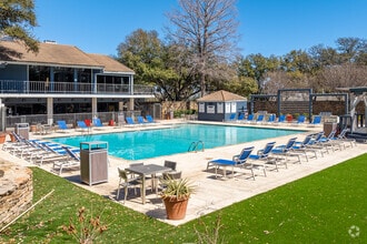 Building Photo - Las Colinas Heights