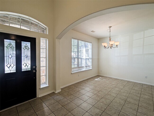 Foto del edificio - 6223 Summerfield Glade Ln