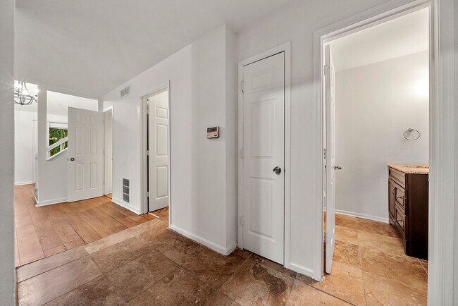 Foto del edificio - 1353 Overlook Cove SE