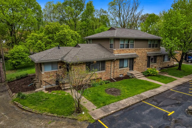 Building Photo - Hanssler Court Apartments