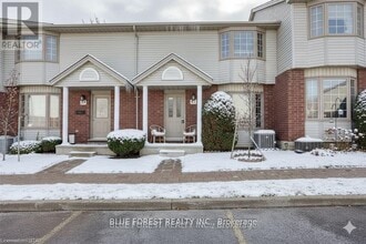 Building Photo - 70 Chapman Ct