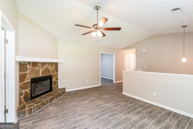 Foto del edificio - 5330 Arrowind Rd NW