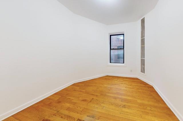 Building Photo - 4 bedroom in NEW YORK NY 10033