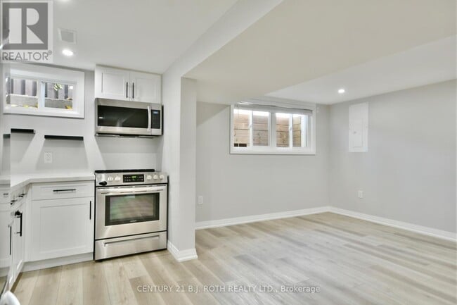 Building Photo - 156 Puget St