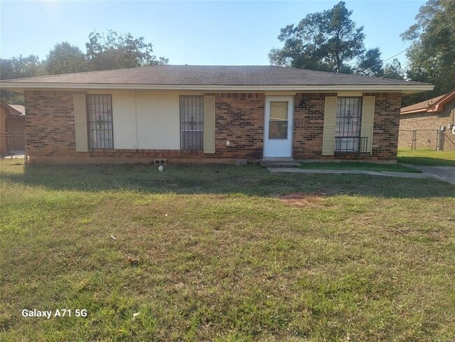 Building Photo - 719 Golden Gate Dr