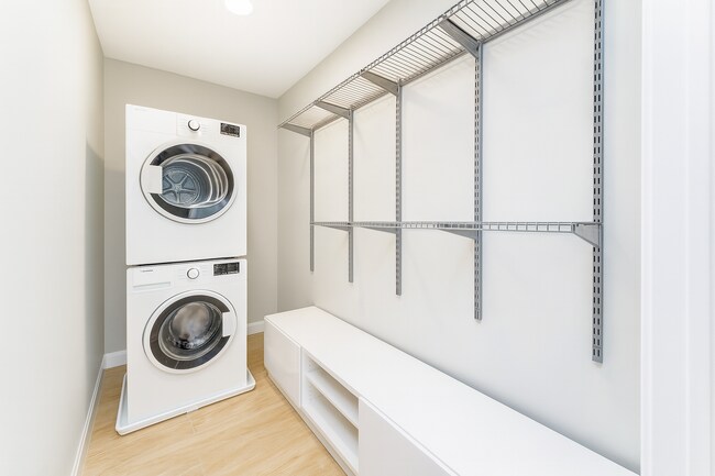 Foto del edificio - 2210 Wisconsin Ave NW