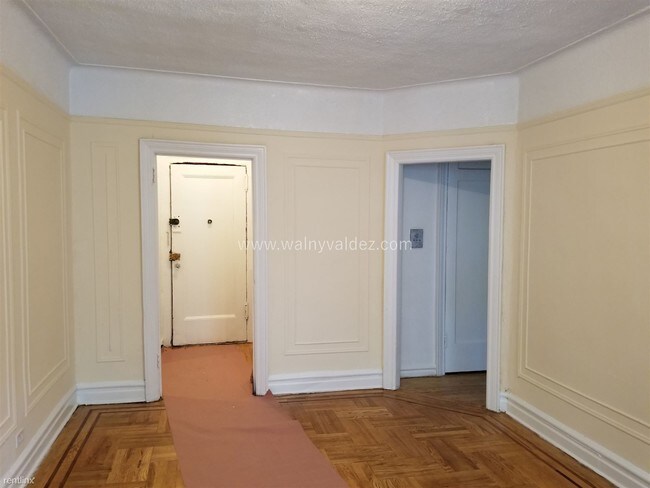 Foto del edificio - 667 E 232nd St