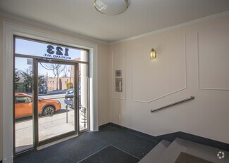 Building Photo - 123 Highland Ave