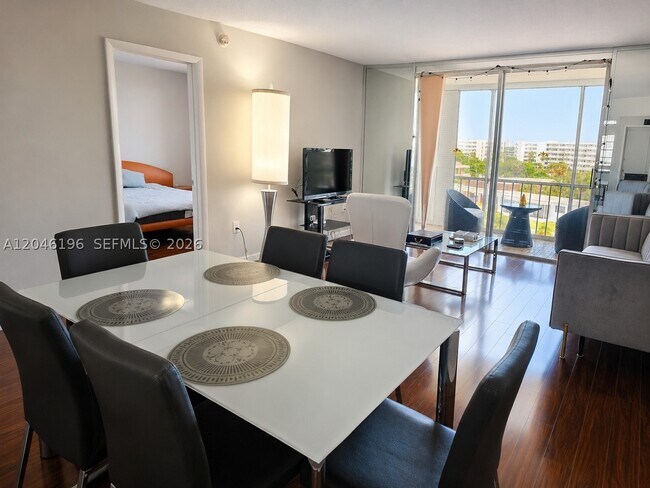 Foto del edificio - 2859 Leonard Dr