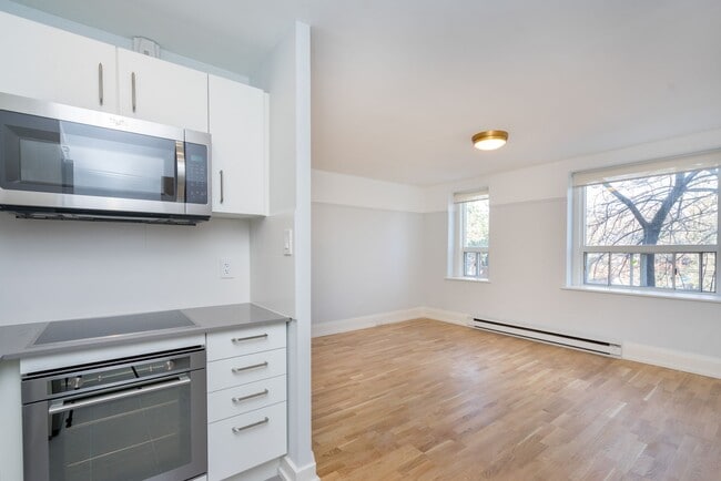 Photo du bâtiment - 110 Oriole Pkwy