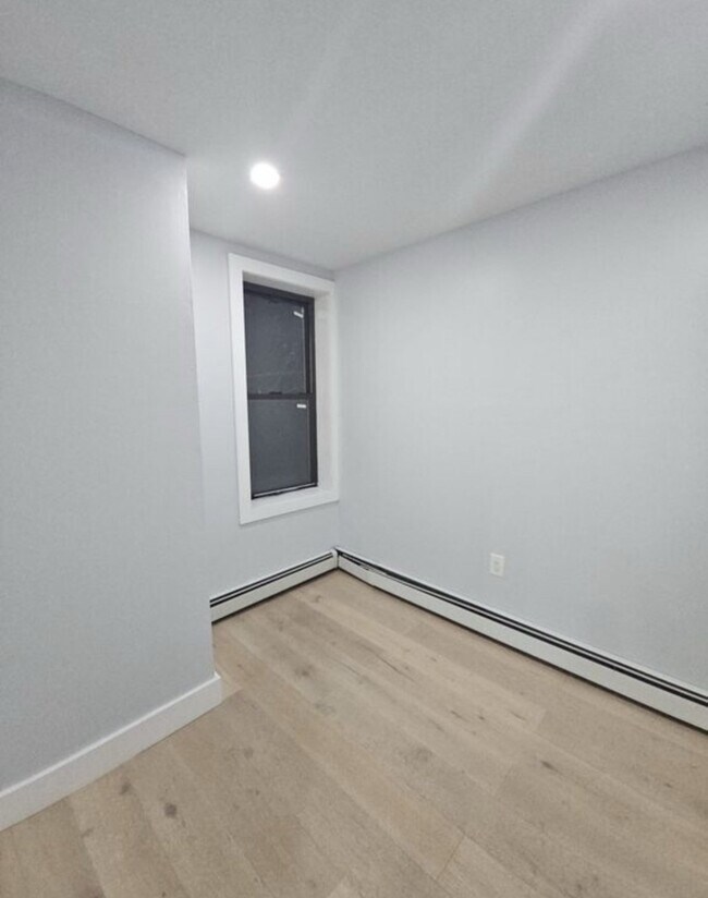 Foto del edificio - 325 Ave E